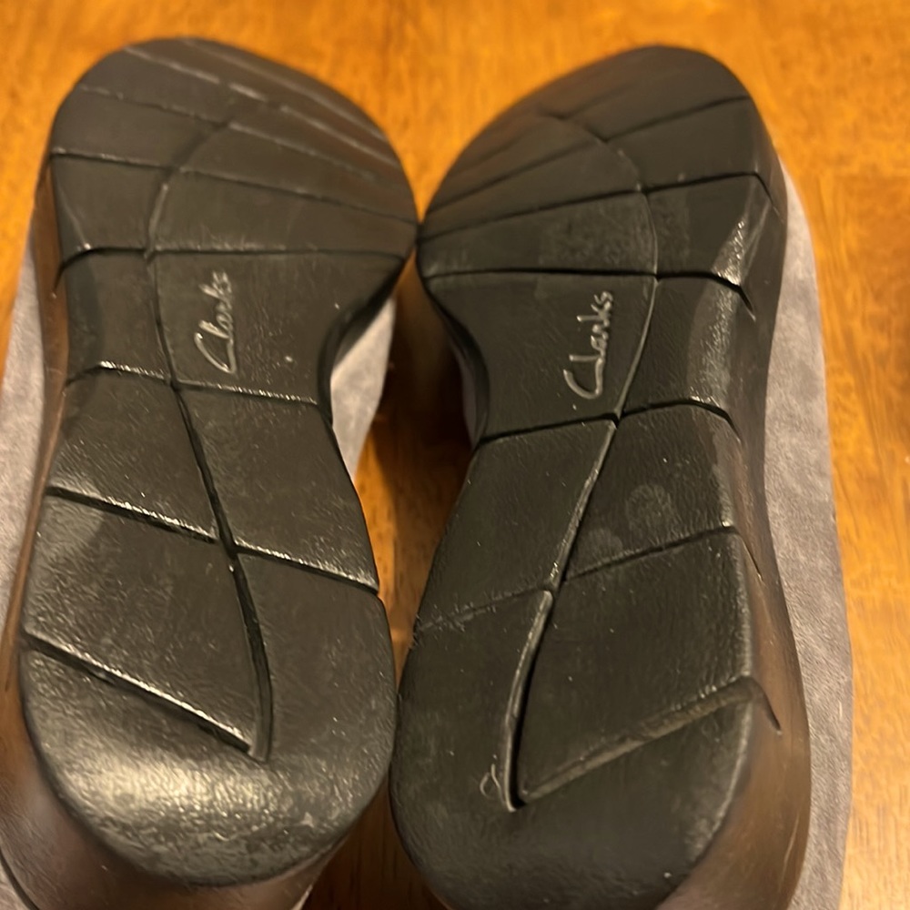 Women’s Clark artisan, Dalen hill, gray and black suede wedge nine medium - Picture 3 of 3